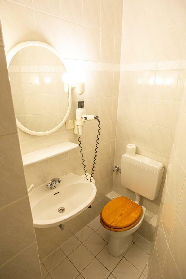 Zum Jean Bonnet Hotel ฮอฟไกส์มาร์ ภายนอก รูปภาพ