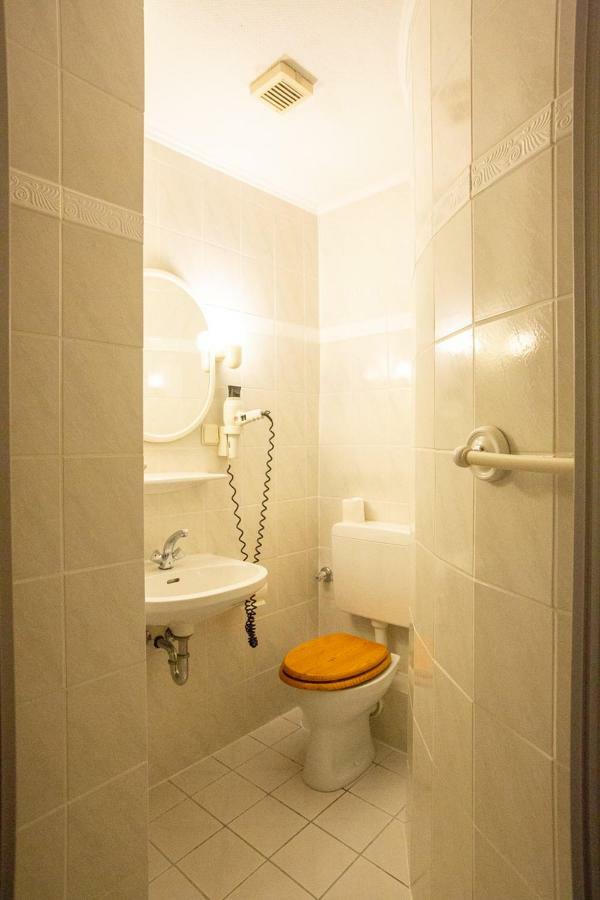 Zum Jean Bonnet Hotel ฮอฟไกส์มาร์ ภายนอก รูปภาพ